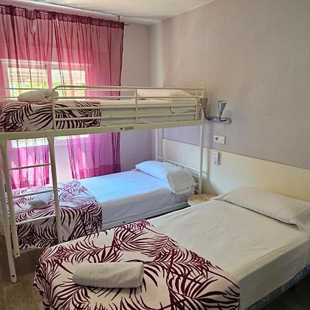 Hostal La Cabana Салоу Экстерьер фото
