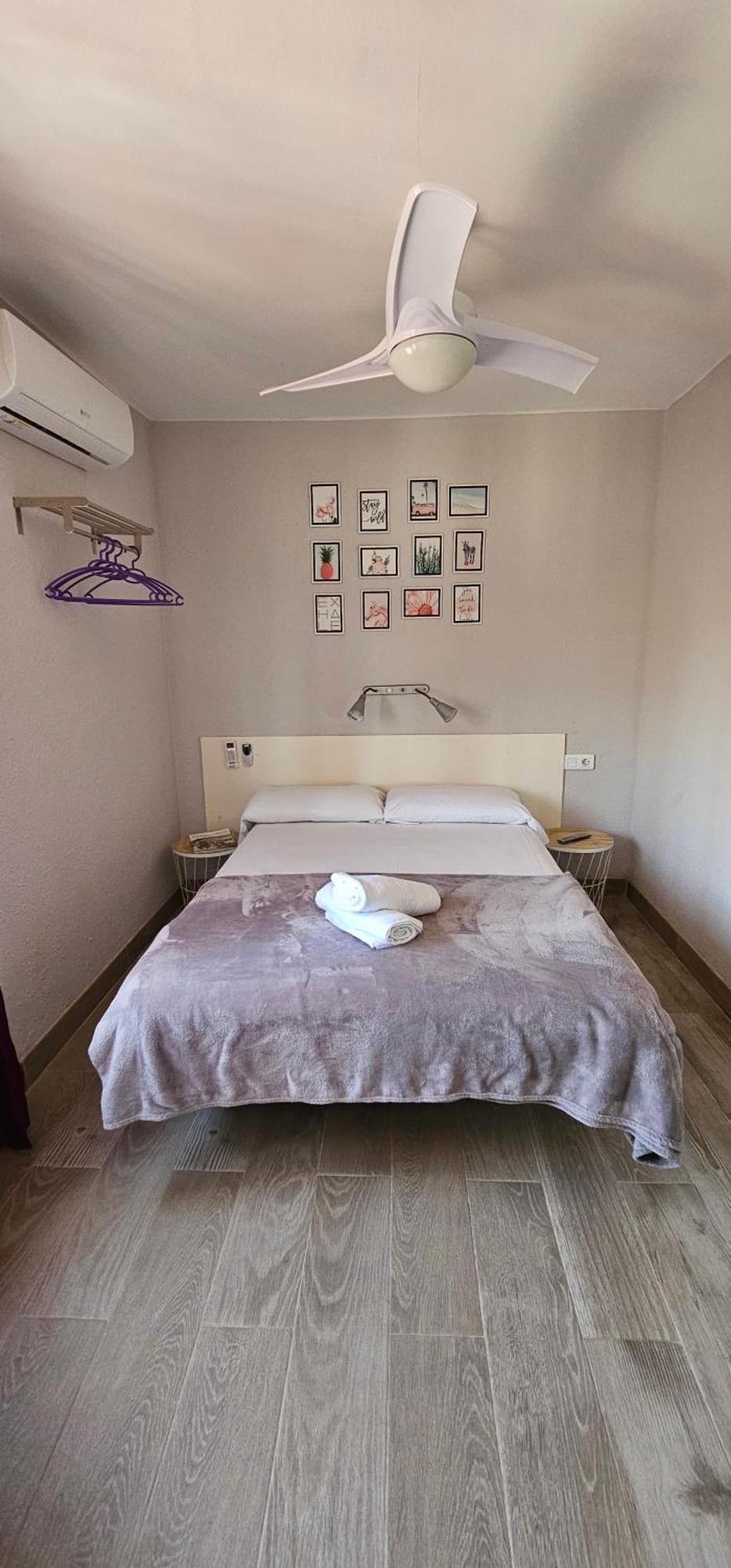 Hostal La Cabana Салоу Экстерьер фото