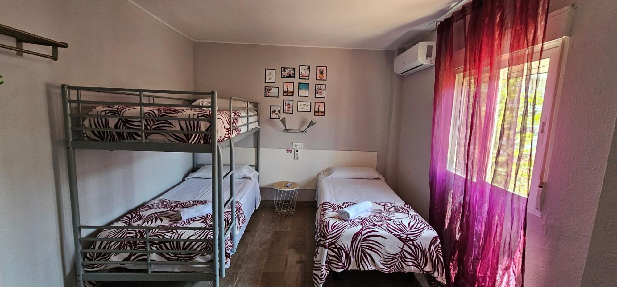 Hostal La Cabana Салоу Экстерьер фото